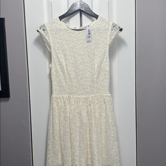 BNWT gorgeous summer dress - Picture 4 of 4